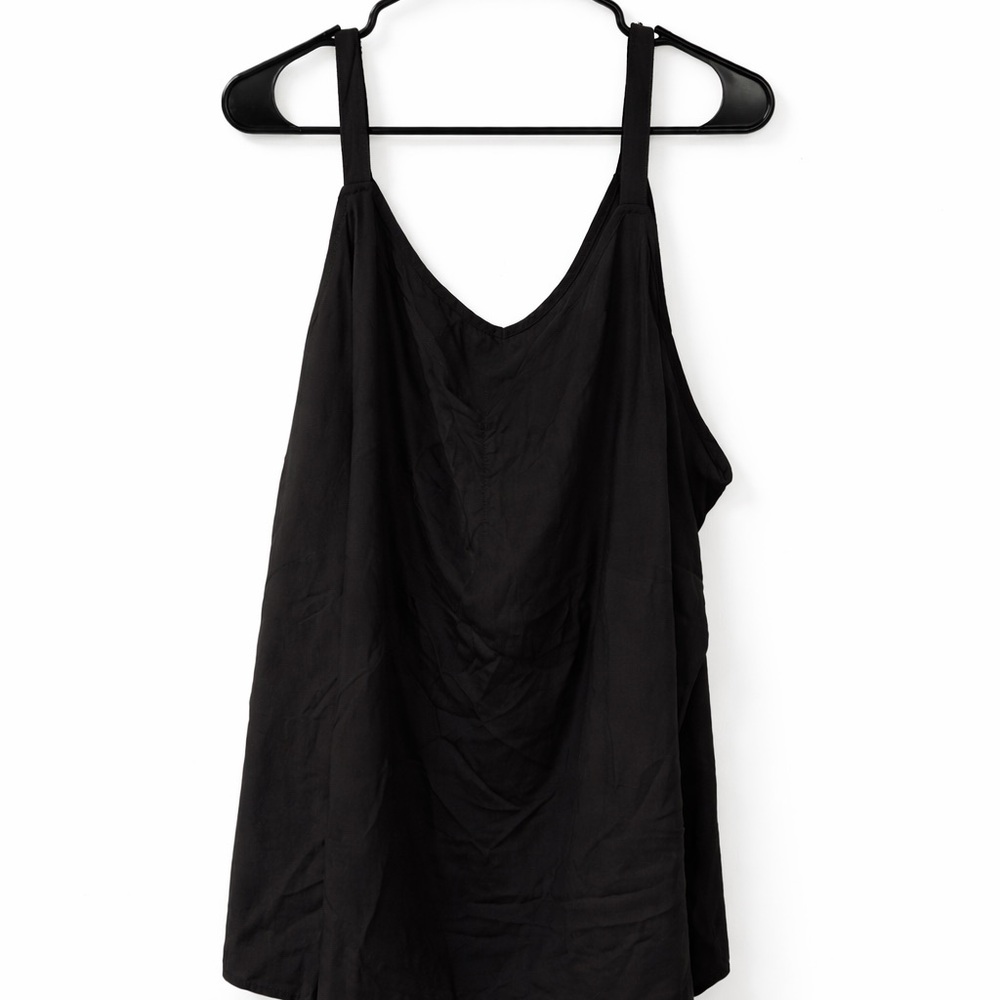 Torrid Black V-Neck Sleeveless Camisole Size 5